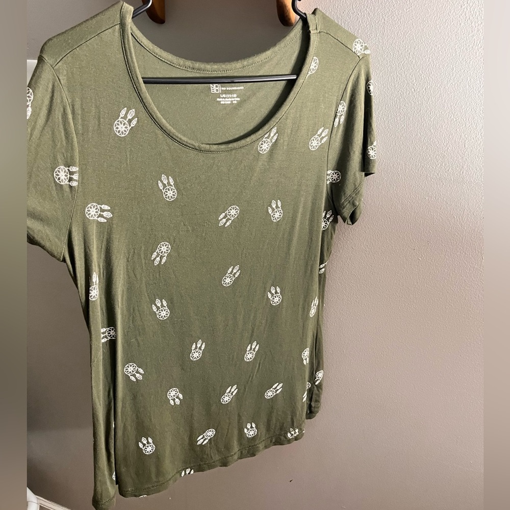 Woman's Green Dreamcatcher Short Sleeve Shirt